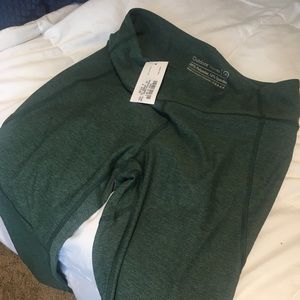 Outdoor Voices 3/4 Warmup Leggings